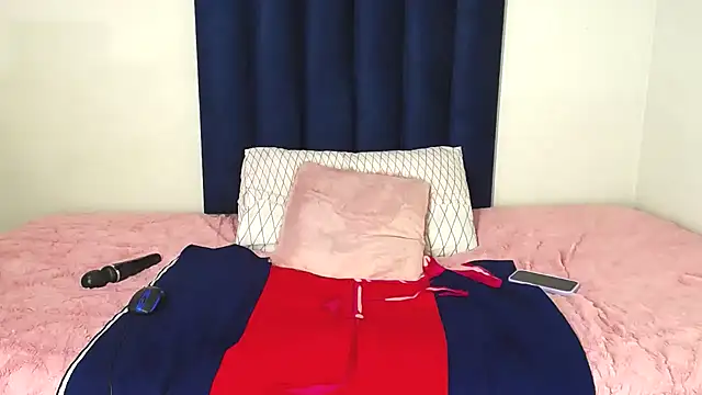 Snapshot of Pinkdollyg chatting on April 14, 2026, 4:50 am Pinkdollyg online show from April 14, 2026, 4:50 am