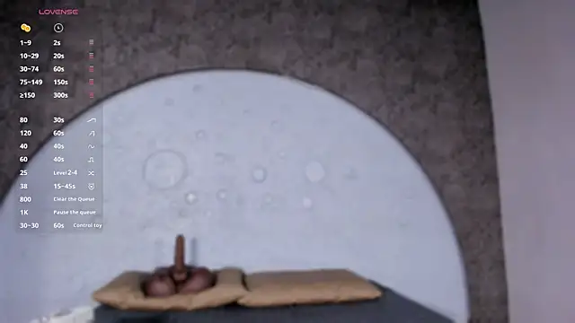 Snapshot of ReinaChloe chatting on April 3, 2026, 4:24 pm ReinaChloe online show from April 3, 2026, 4:24 pm