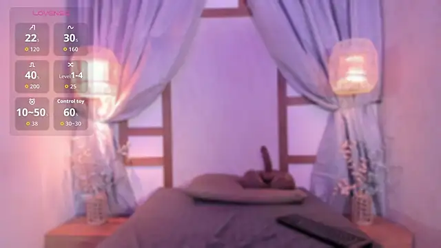 Snapshot of ReinaChloe chatting on March 4, 2026, 10:56 am ReinaChloe online show from March 4, 2026, 10:56 am