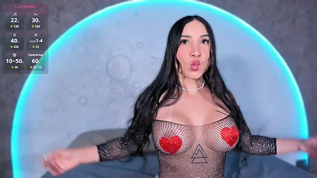 ReinaChloe online show from October 3, 2025, 5:58 pm