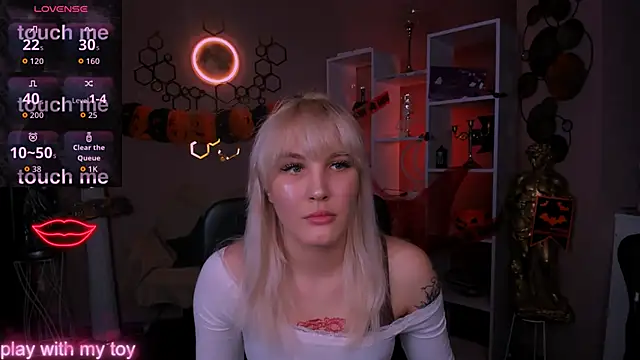 Snapshot of marta_smith chatting on October 27, 2025, 8:10 pm marta smith online show from October 27, 2025, 8:10 pm