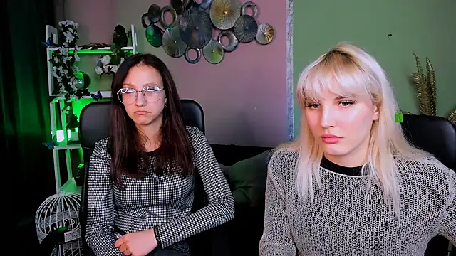 Snapshot of marta_smith chatting on November 13, 2025, 8:24 pm marta smith online show from November 13, 2025, 8:24 pm