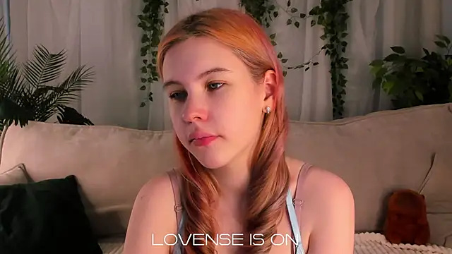 ElizSpieth online show from October 14, 2025, 1:28 am