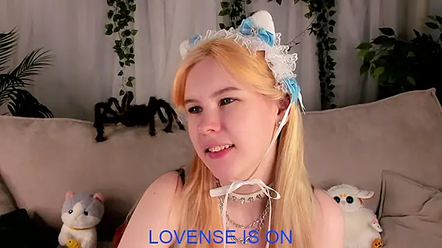 ElizSpieth online show from October 17, 2025, 1:42 am