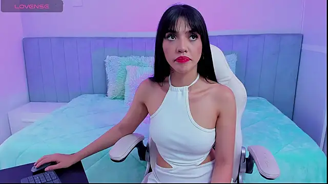Snapshot of violetta_skinny chatting on September 27, 2025, 10:10 am violetta skinny online show from September 27, 2025, 10:10 am
