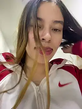 CharlotteBrownn  online show from February 27, 2026, 3:40 am