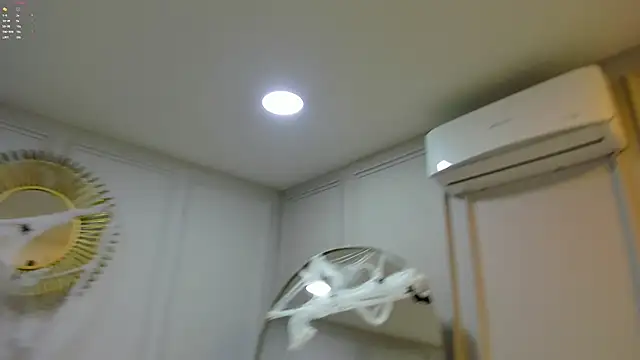 Snapshot of CharlotteBrownn_ chatting on October 31, 2025, 3:14 am CharlotteBrownn online show from October 31, 2025, 3:14 am