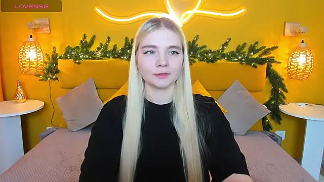 RuthBryant online show from November 30, 2025, 12:33 am