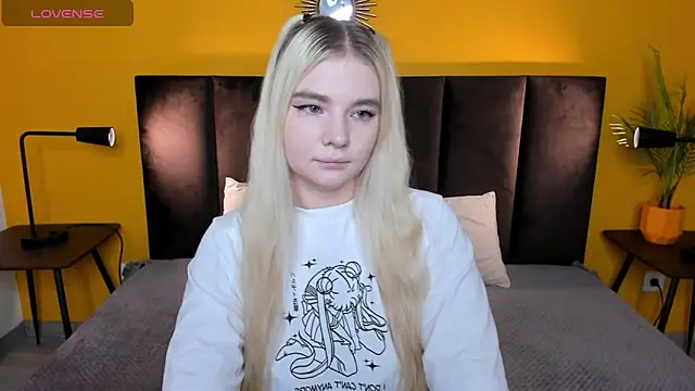 RuthBryant online show from November 28, 2025, 12:33 am