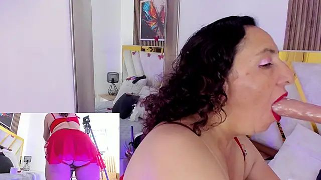 Luna Naughty1 online show from May 11, 2026, 4:48 pm