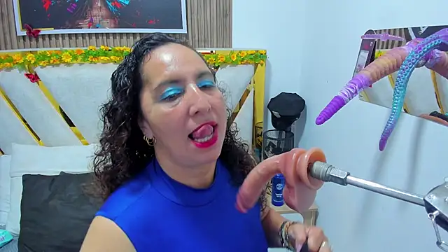 Luna Naughty1 online show from May 26, 2026, 5:22 pm