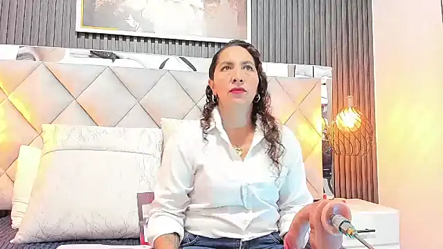 Luna Naughty1 online show from October 15, 2025, 2:36 pm