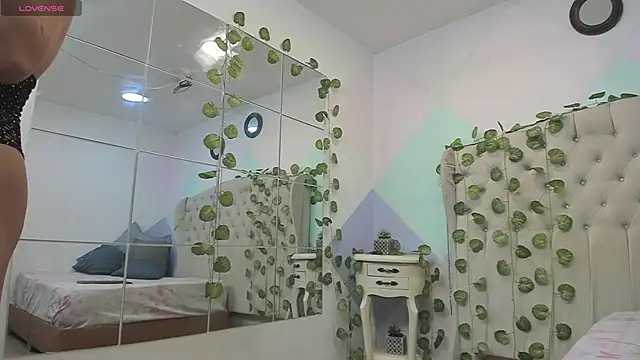 ZaharaSkylar online show from October 21, 2025, 11:42 am