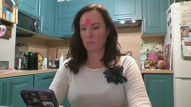 ALICAINWONDERLAND online show from October 28, 2025, 5:45 pm