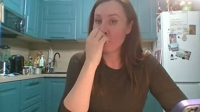 ALICAINWONDERLAND online show from April 8, 2026, 8:32 pm