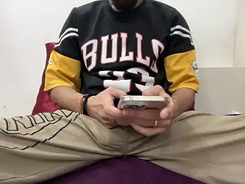 Snapshot of coupleyug chatting on January 17, 2026, 10:19 am coupleyug online show from January 17, 2026, 10:19 am