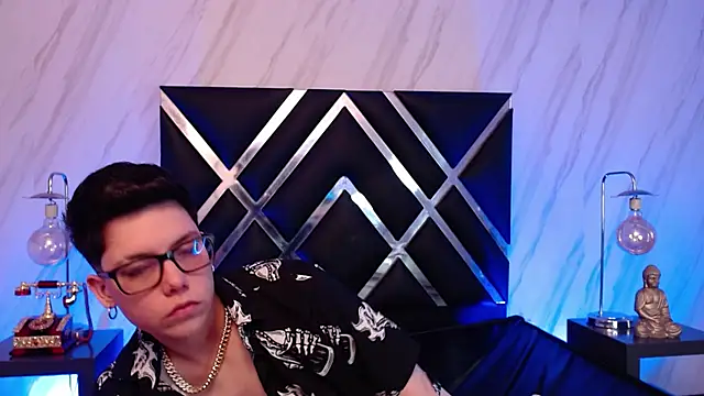 SpencerMontgomery online show from December 22, 2025, 10:32 pm