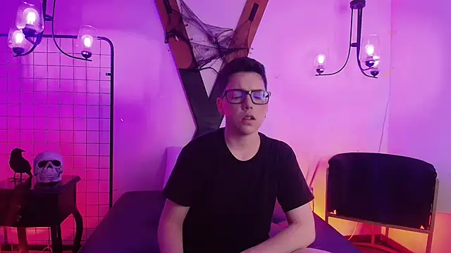 SpencerMontgomery online show from November 13, 2025, 7:51 pm