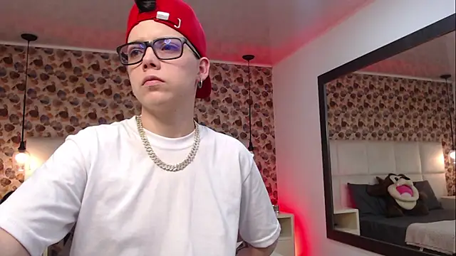 SpencerMontgomery online show from September 12, 2025, 7:02 pm