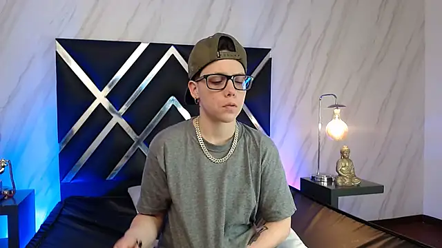 SpencerMontgomery online show from December 17, 2025, 9:20 pm