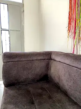 elfernh online show from December 18, 2025, 6:56 pm