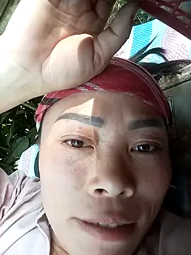 CoMay003 online show from April 3, 2026, 5:58 am