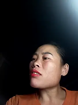 CoMay003 online show from October 19, 2025, 3:04 pm