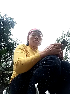 CoMay003 online show from November 12, 2025, 9:13 am