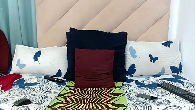 Snapshot of XXBUBBLYBARBIEXX chatting on November 30, 2025, 4:13 am XXBUBBLYBARBIEXX online show from November 30, 2025, 4:13 am