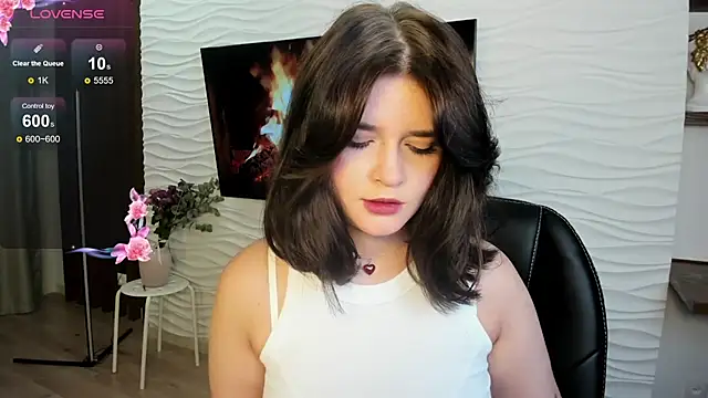 Snapshot of MoriGirl chatting on September 30, 2025, 1:17 pm MoriGirl online show from September 30, 2025, 1:17 pm