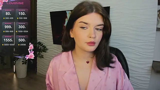 Snapshot of MoriGirl chatting on October 3, 2025, 1:01 pm MoriGirl online show from October 3, 2025, 1:01 pm