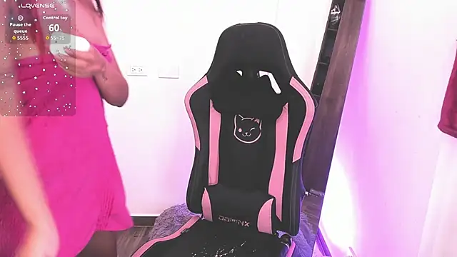 samiacooper25 online show from September 10, 2025, 1:21 pm