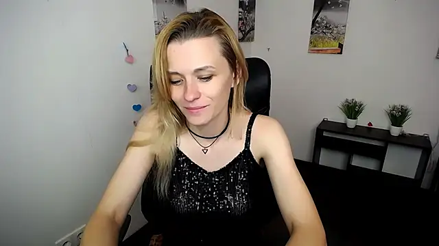 PeppyMia online show from October 24, 2025, 6:12 am