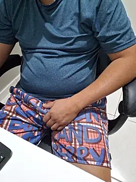 Carloskasado online show from October 23, 2025, 11:36 pm