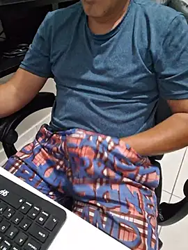 Carloskasado online show from October 29, 2025, 11:14 pm