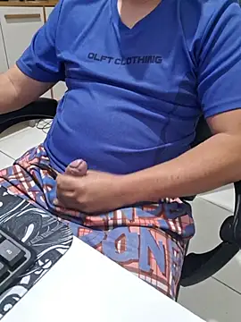 Carloskasado online show from March 11, 2026, 4:06 am