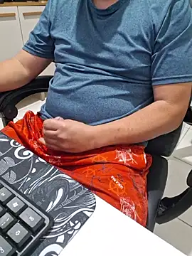 Carloskasado online show from March 12, 2026, 1:44 am