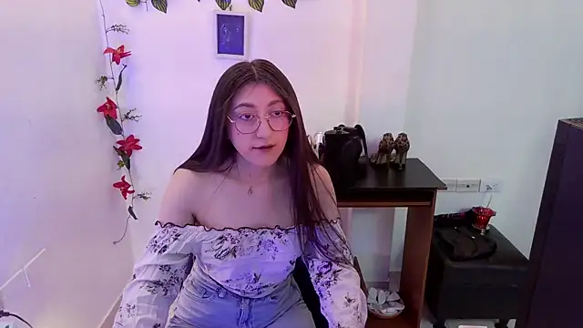 Snapshot of lia_montserrat chatting on September 29, 2025, 12:33 pm lia montserrat online show from September 29, 2025, 12:33 pm