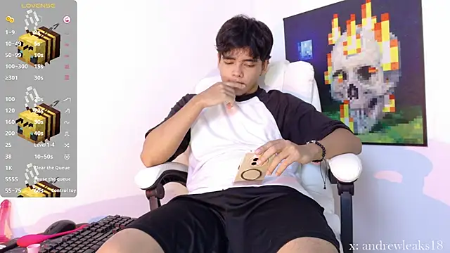 Snapshot of an_drew18 chatting on October 17, 2025, 2:30 pm an drew18 online show from October 17, 2025, 2:30 pm