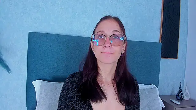 Snapshot of Laura_Ivy chatting on February 28, 2026, 12:49 pm Laura Ivy online show from February 28, 2026, 12:49 pm