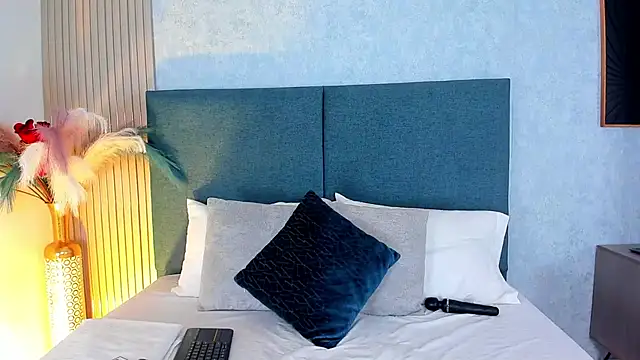 Snapshot of Laura_Ivy chatting on March 30, 2026, 1:01 pm Laura Ivy online show from March 30, 2026, 1:01 pm