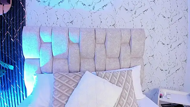 Snapshot of Laura_Ivy chatting on April 11, 2026, 12:42 pm Laura Ivy online show from April 11, 2026, 12:42 pm