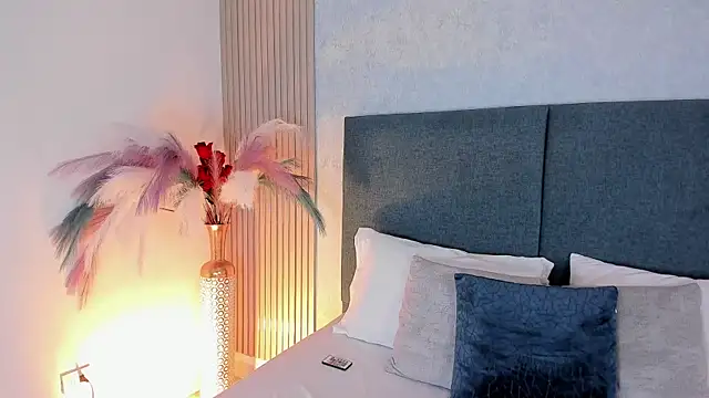 Snapshot of Laura_Ivy chatting on April 16, 2026, 1:23 pm Laura Ivy online show from April 16, 2026, 1:23 pm