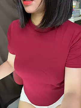 Snapshot of Voyerra_g chatting on April 22, 2026, 1:01 am Voyerra g online show from April 22, 2026, 1:01 am
