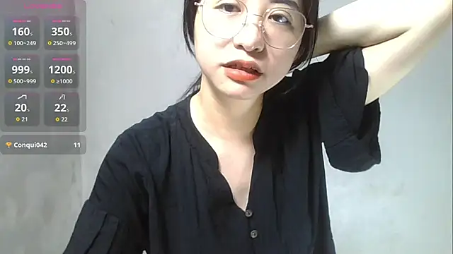 Snapshot of Voyerra_g chatting on September 11, 2025, 1:16 am Voyerra g online show from September 11, 2025, 1:16 am
