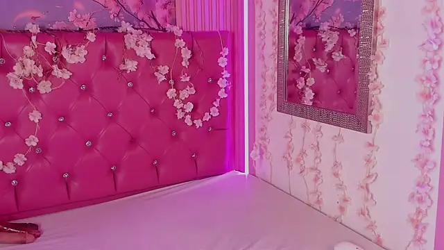 Snapshot of _SPECTRA chatting on November 13, 2025, 2:43 pm SPECTRA online show from November 13, 2025, 2:43 pm