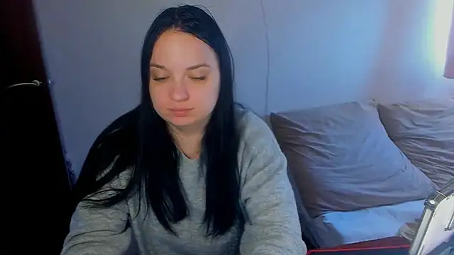 VoxxAura online show from November 3, 2025, 1:04 pm