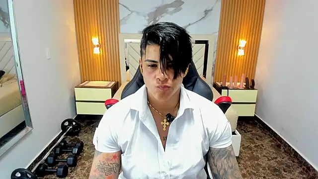 Snapshot of KAROLLJONES1 chatting on May 14, 2026, 7:33 pm KAROLLJONES1 online show from May 14, 2026, 7:33 pm