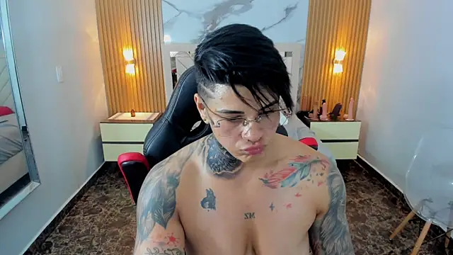 Snapshot of KAROLLJONES1 chatting on May 30, 2026, 12:28 am KAROLLJONES1 online show from May 30, 2026, 12:28 am
