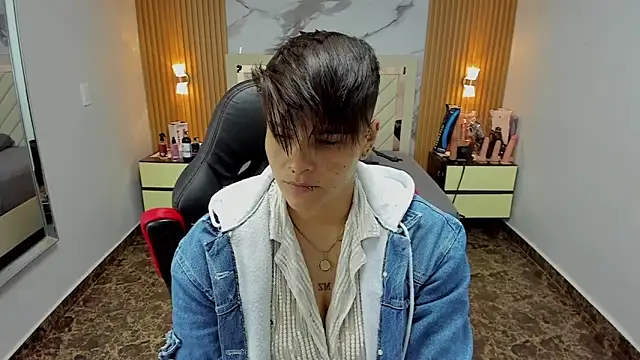 KAROLLJONES1 online show from October 28, 2025, 8:08 pm